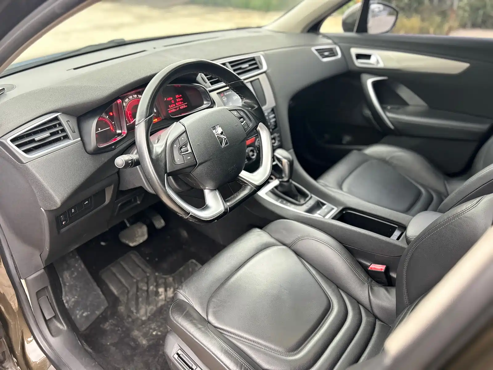 Фото 23 - DS 5LS