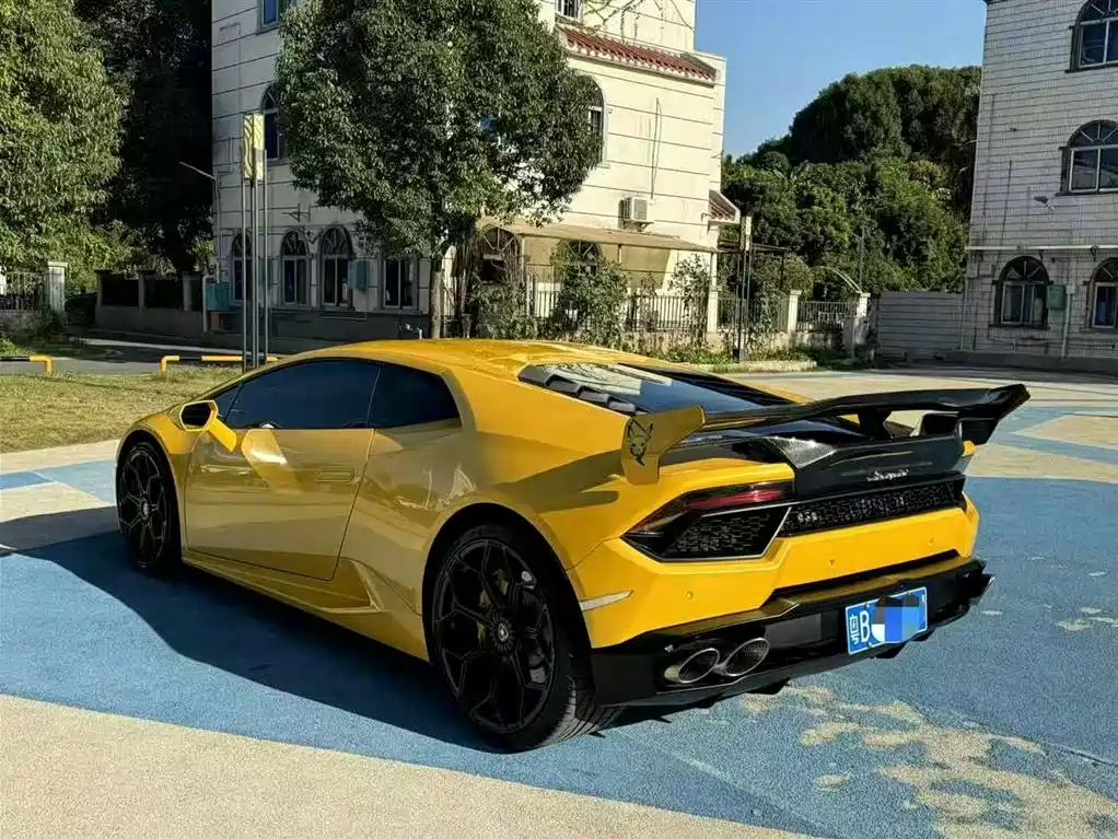 LAMBORGHINI HURACÁN