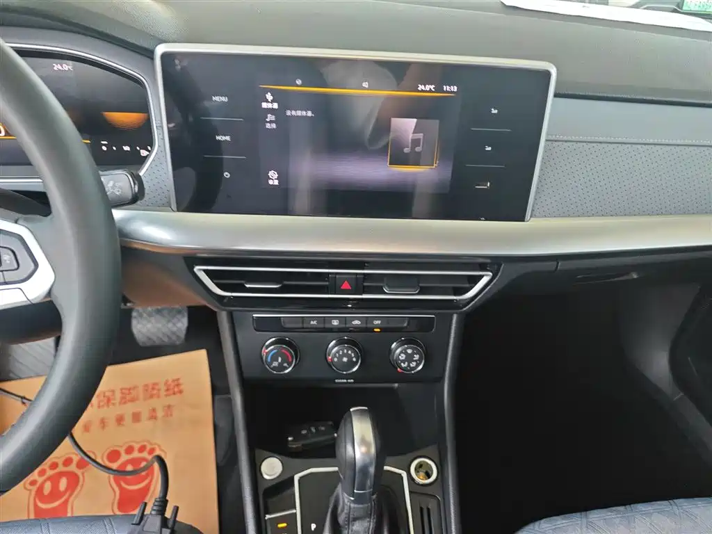 Volkswagen Lavida 2023 1.5L Auto Luxury Edition фото 13