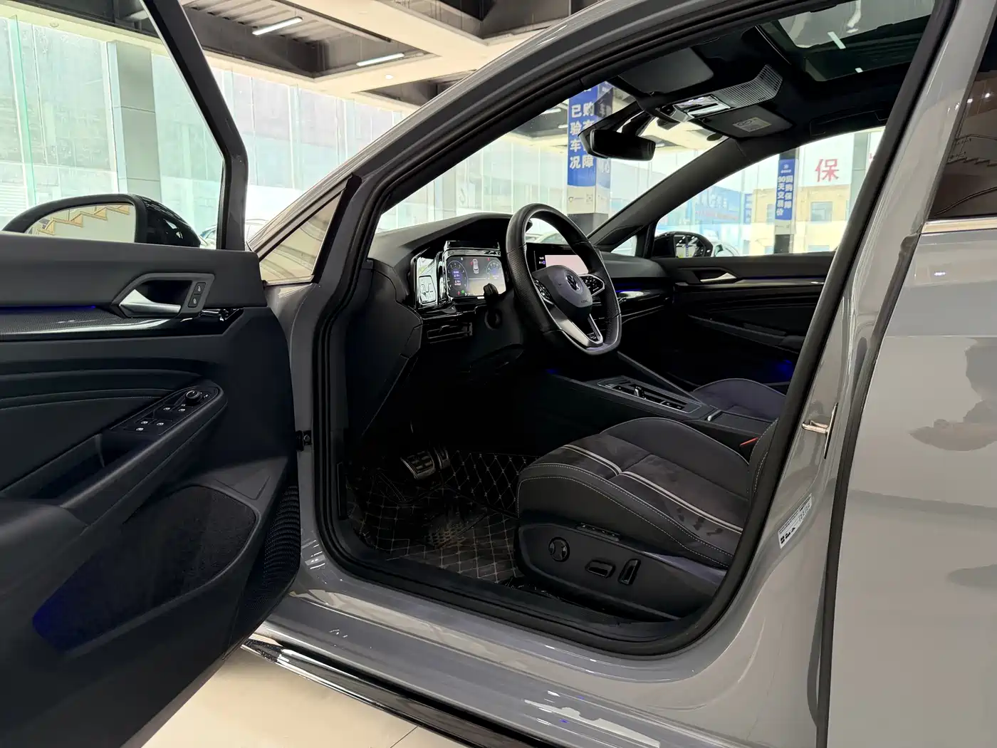 Volkswagen Golf 2023 280TSI DSG R-Line Lite фото 4