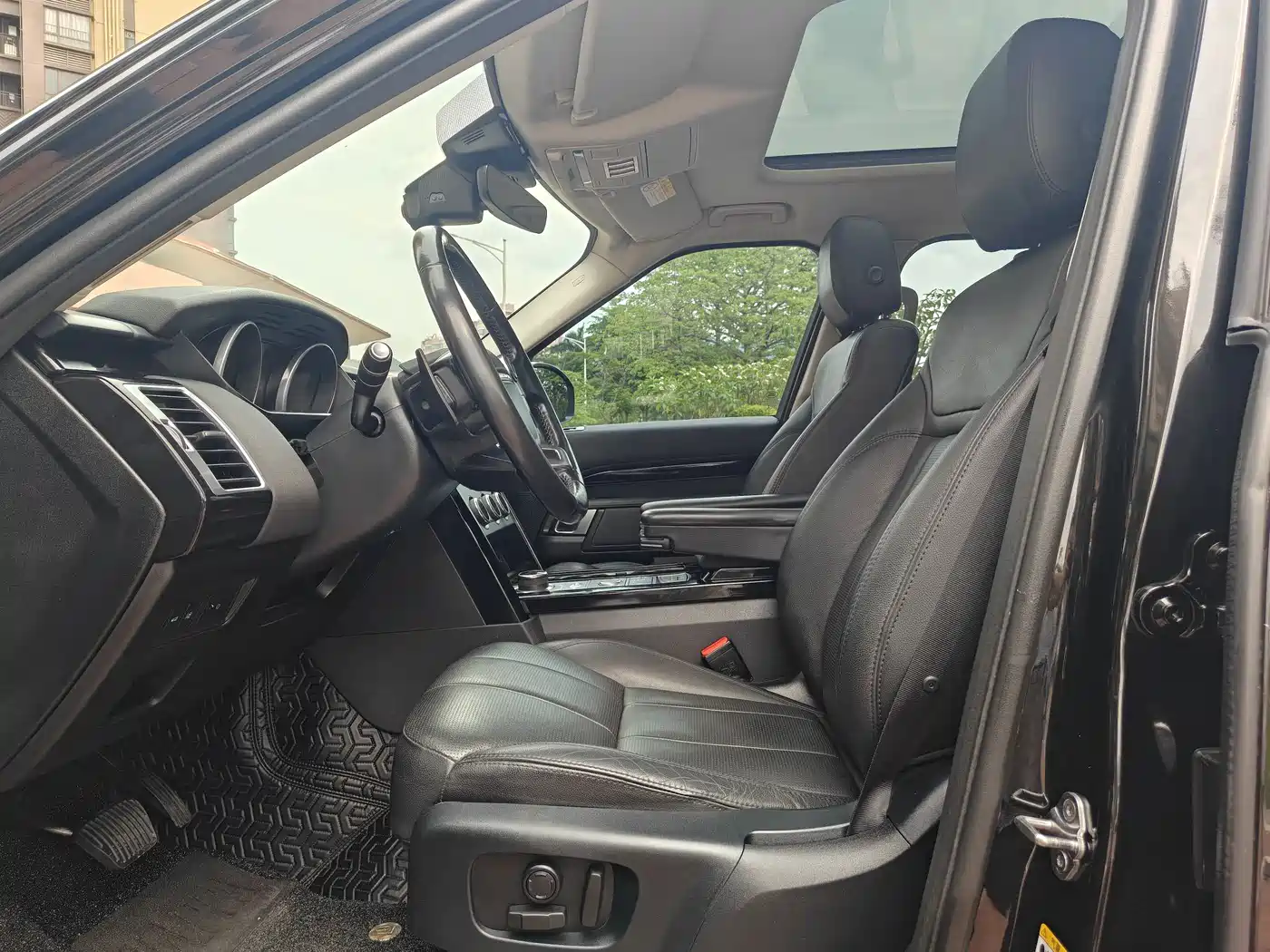 Land Rover Discovery 2017 3.0 SC V6 SE фото 7