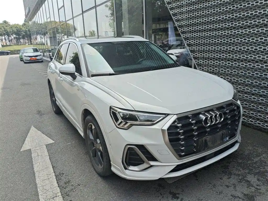 Audi Q3 2022 35 TFSI Fashion Dynamic фото 2