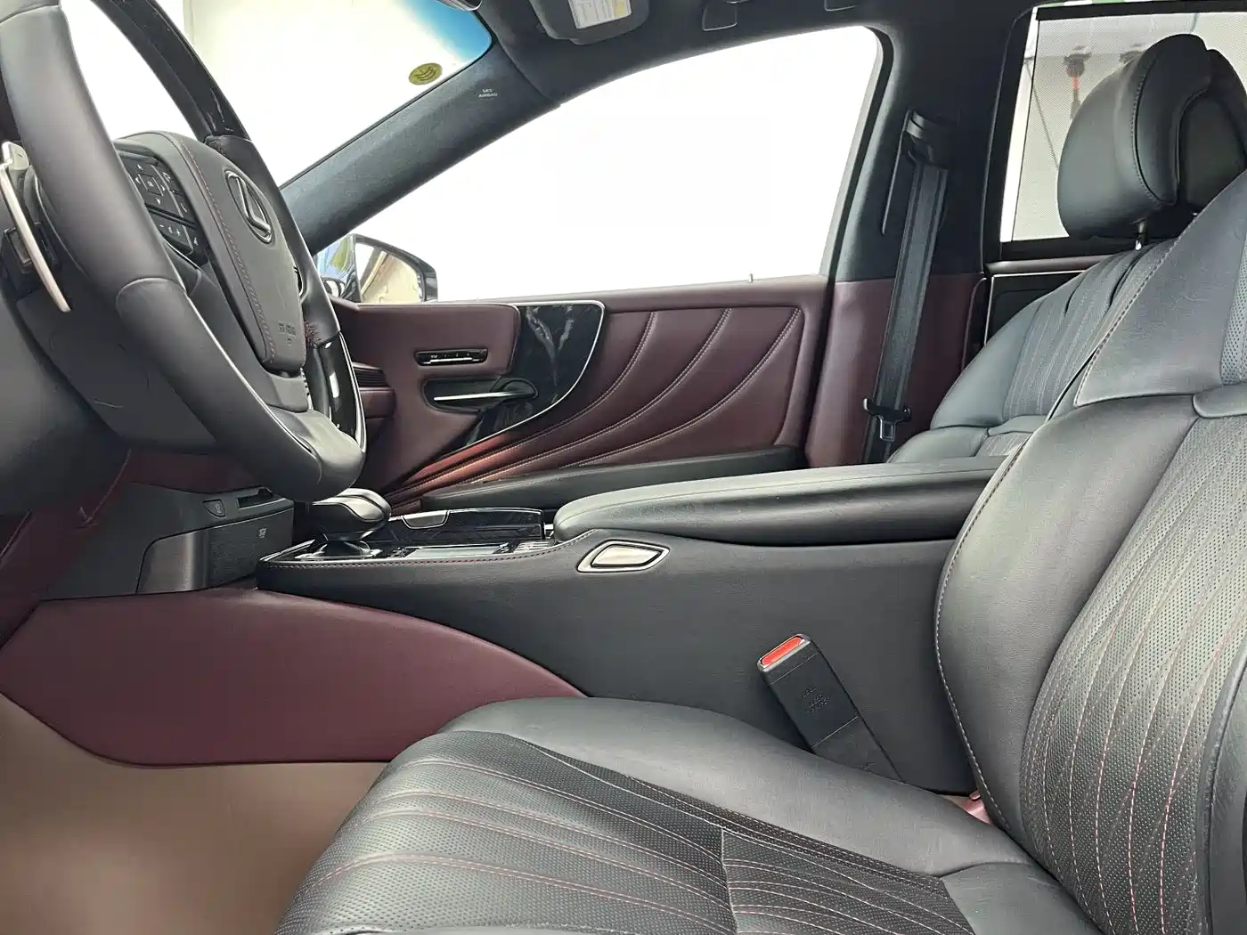 Lexus LS 2018 500h Executive Edition China V фото 4