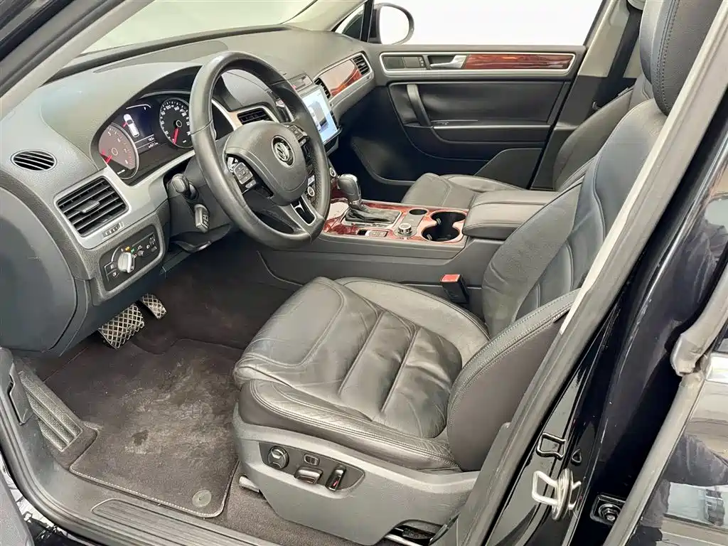 Volkswagen Touareg 2011 3.0TSI Standard фото 6