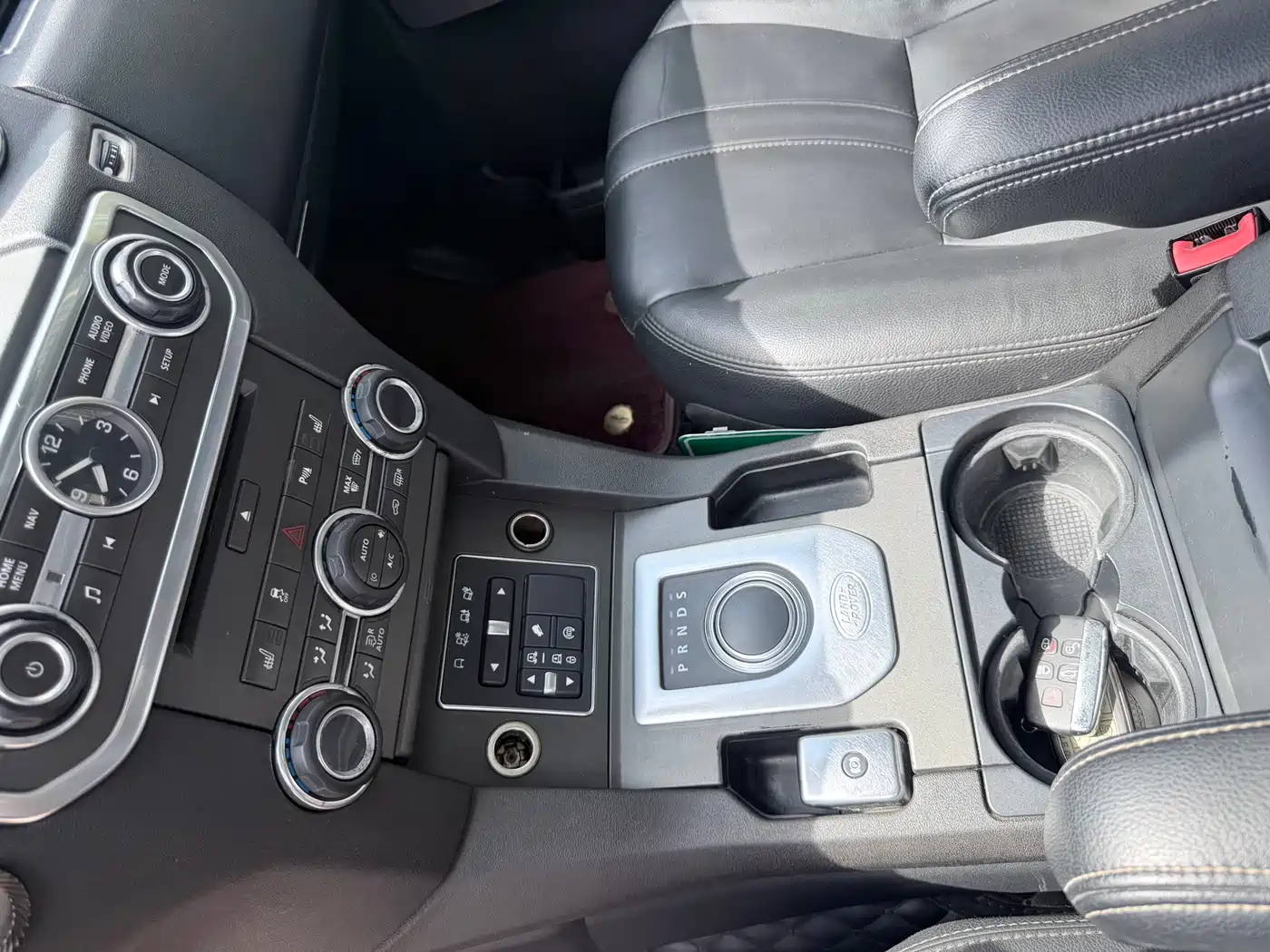 Land Rover Discovery 2015 3.0 SDV6 HSE Diesel фото 16