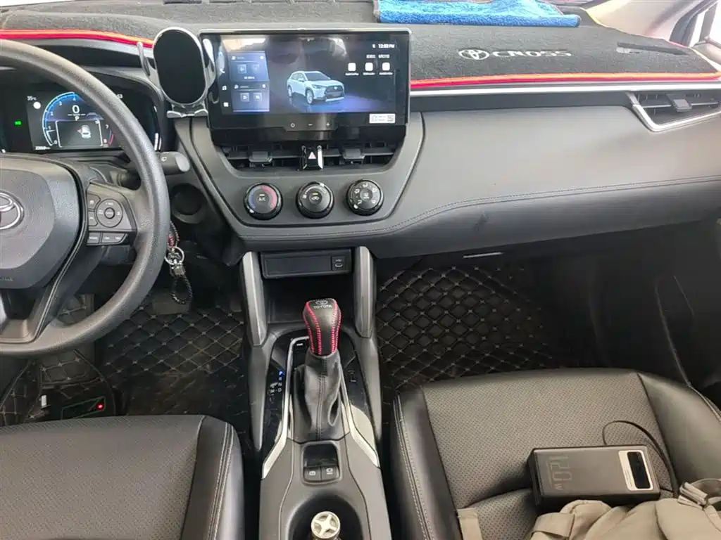 Toyota Corolla Cross 2024 Model 2.0L Pioneer Edition фото 13
