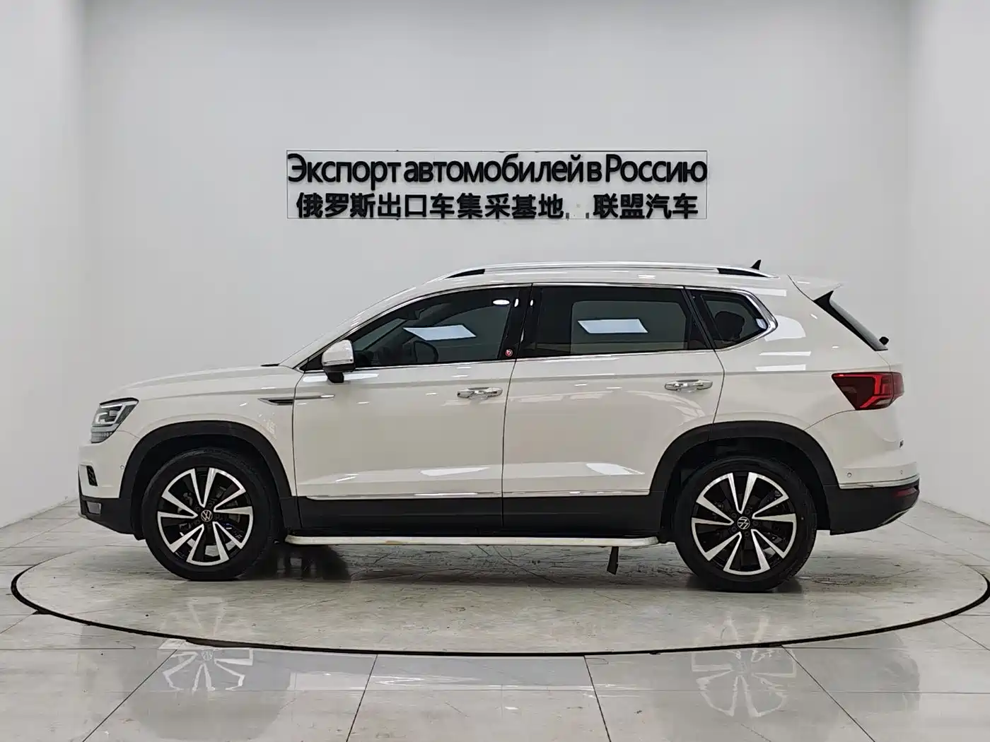 Volkswagen Tharu 2022 280TSI FWD Flagship Edition фото 5