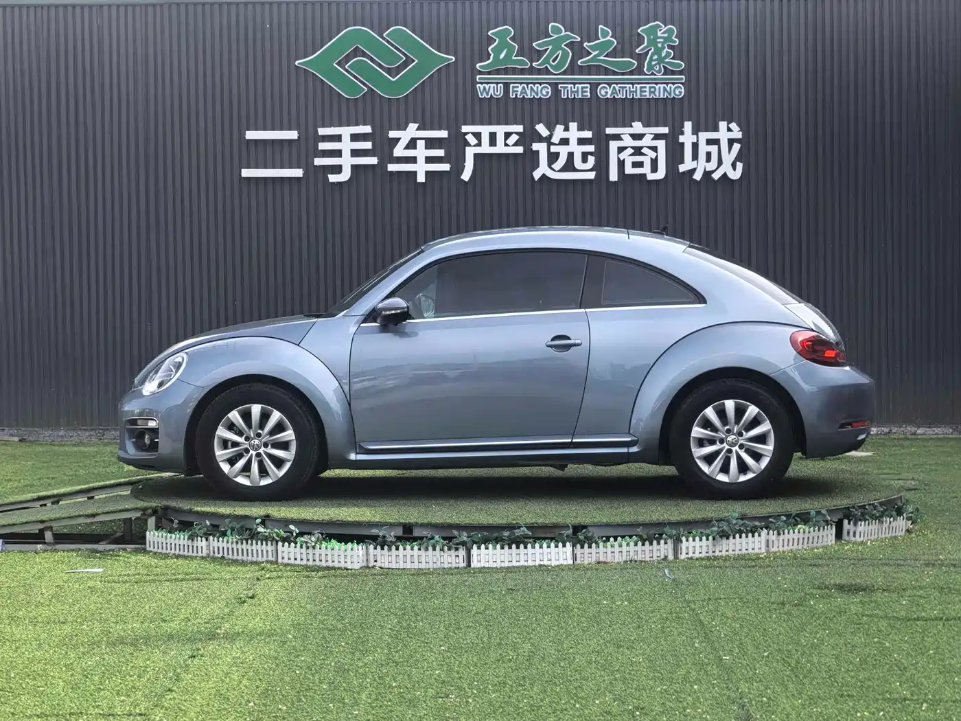 Volkswagen Beetle 2018 180TSI Charming Red Edition фото 20