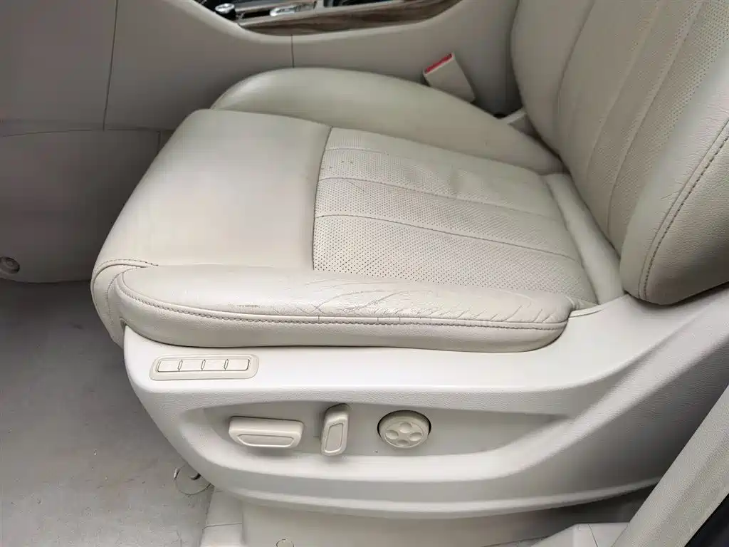 GAC Trumpchi Trumpchi M8 2018 320T Flagship Edition фото 20