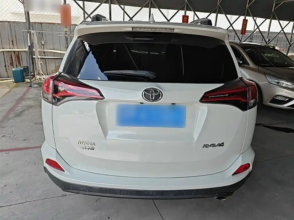 Toyota RAV4 Rongfang 2016 2.0L CVT 2WD Trend (China V) фото 6