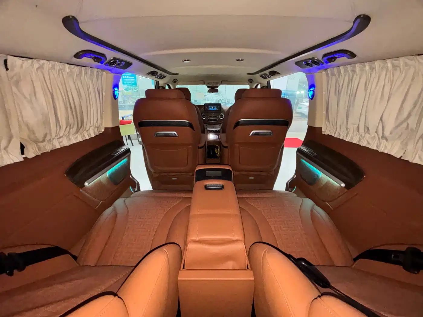 Mercedes-Benz Vito 2021 2.0T Business Edition 7-seater фото 24