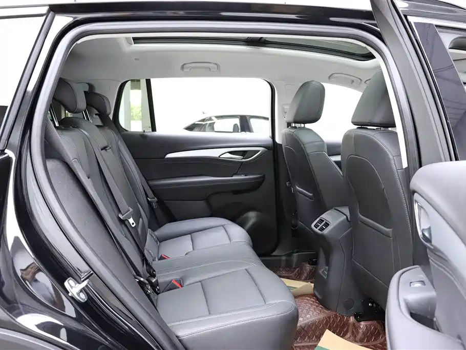 Buick Envision Plus 2025 Enclave Plus 28T 2WD Platinum Edition фото 17