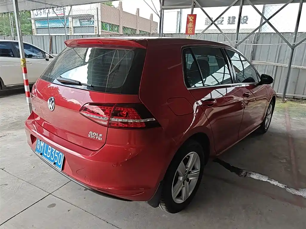 Volkswagen Golf 2017 230TSI Auto Comfort Millionth Anniversary Edition фото 7