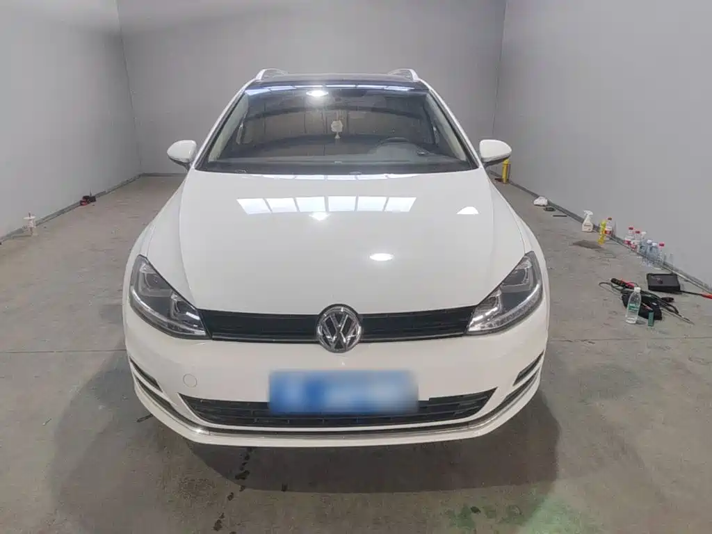 Фото 3 - Volkswagen Golf