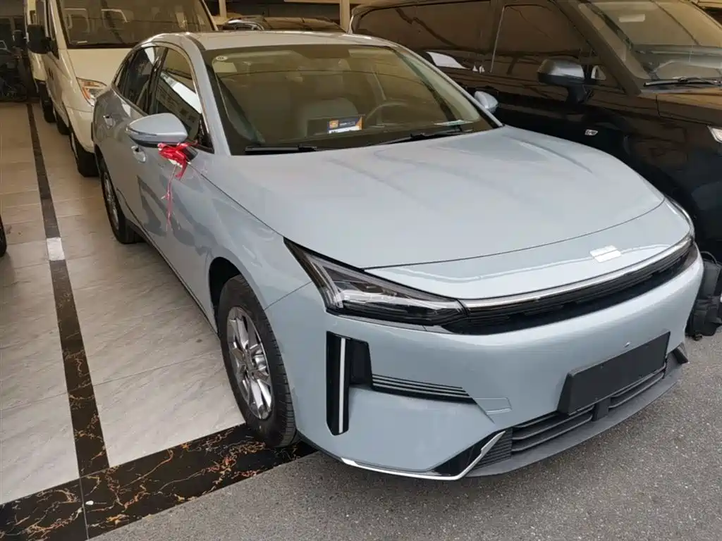 Geely Galaxy Galaxy L6 2025 EM-i 60km Voyage Edition фото 4