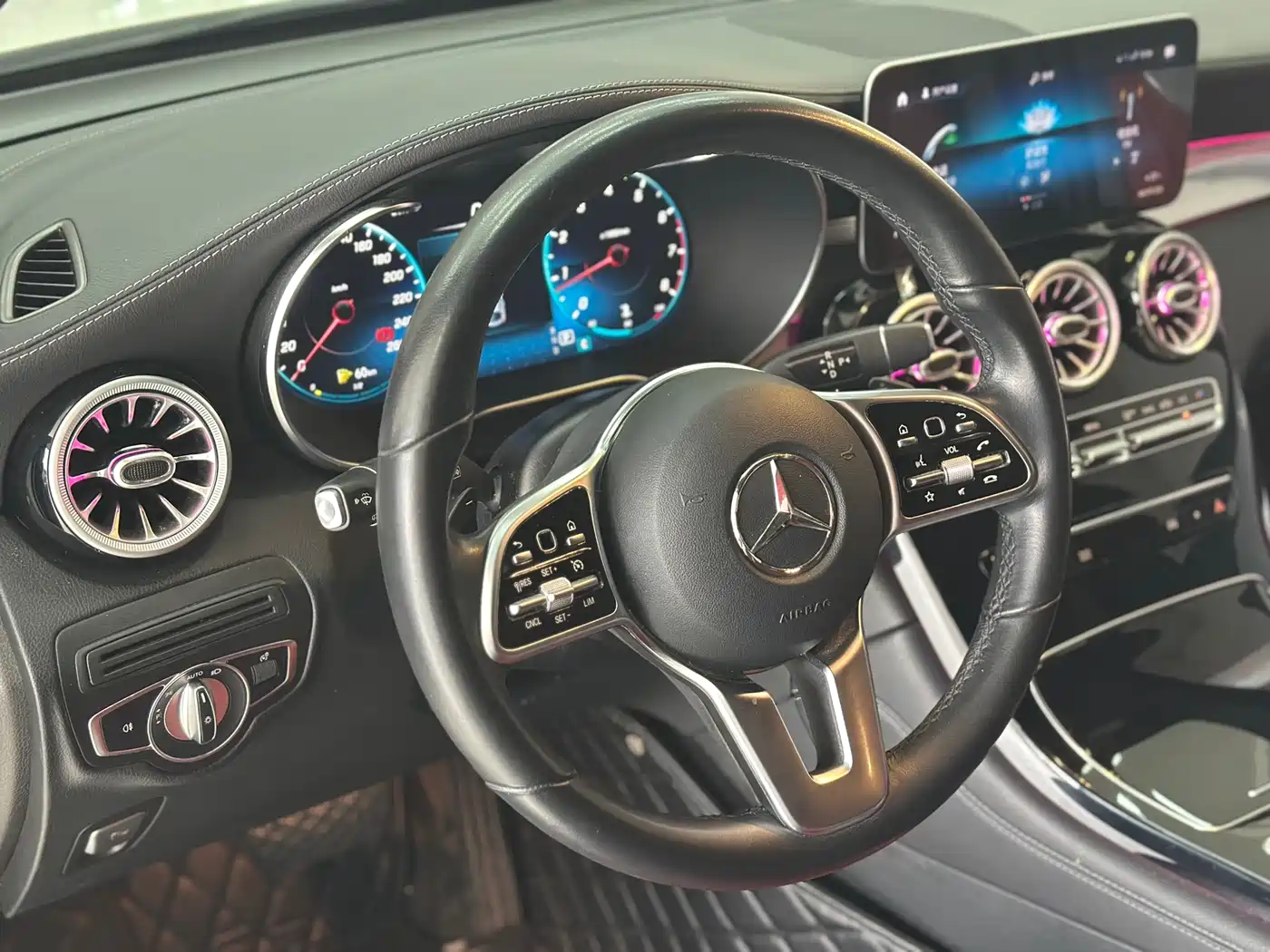 Mercedes-Benz GLC Coupe 2020 GLC 260 4MATIC Coupe SUV фото 6