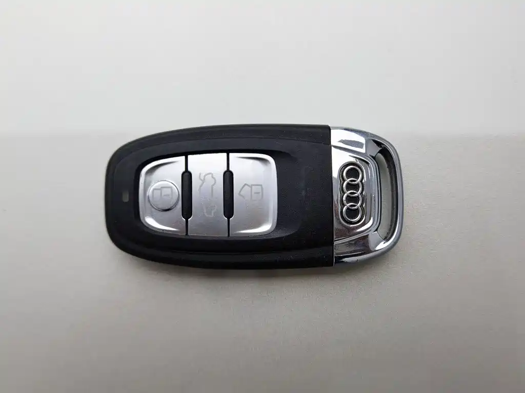 Фото 19 - Audi A4L