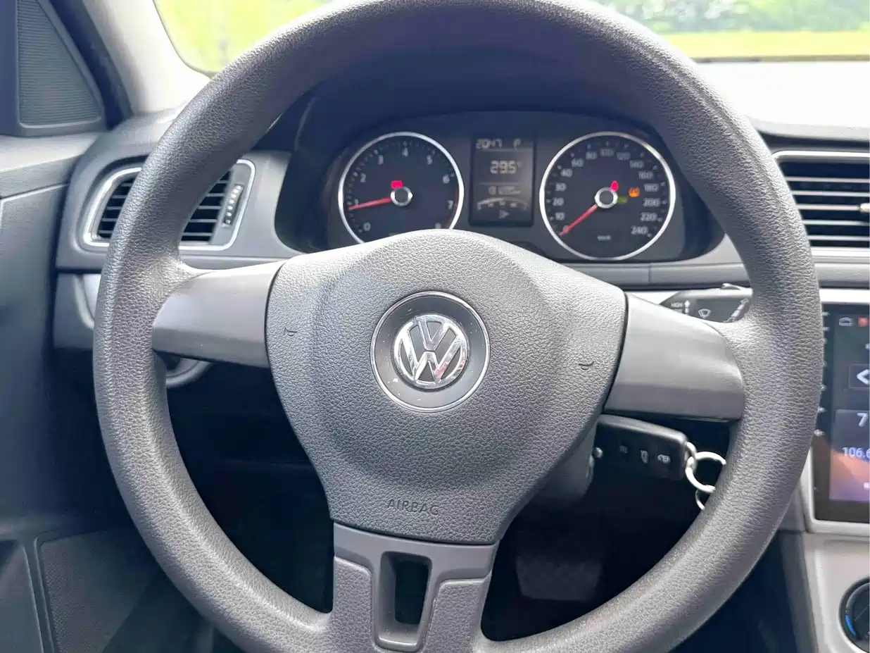 Volkswagen Lavida Tour 2013 1.4TSI Automatic Comfort фото 19