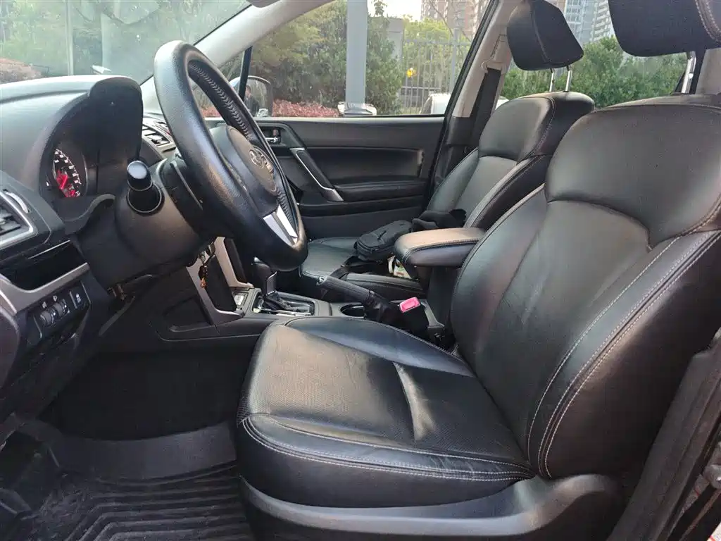 Subaru Forester 2016 2.0i Fashion Navigation Edition фото 8