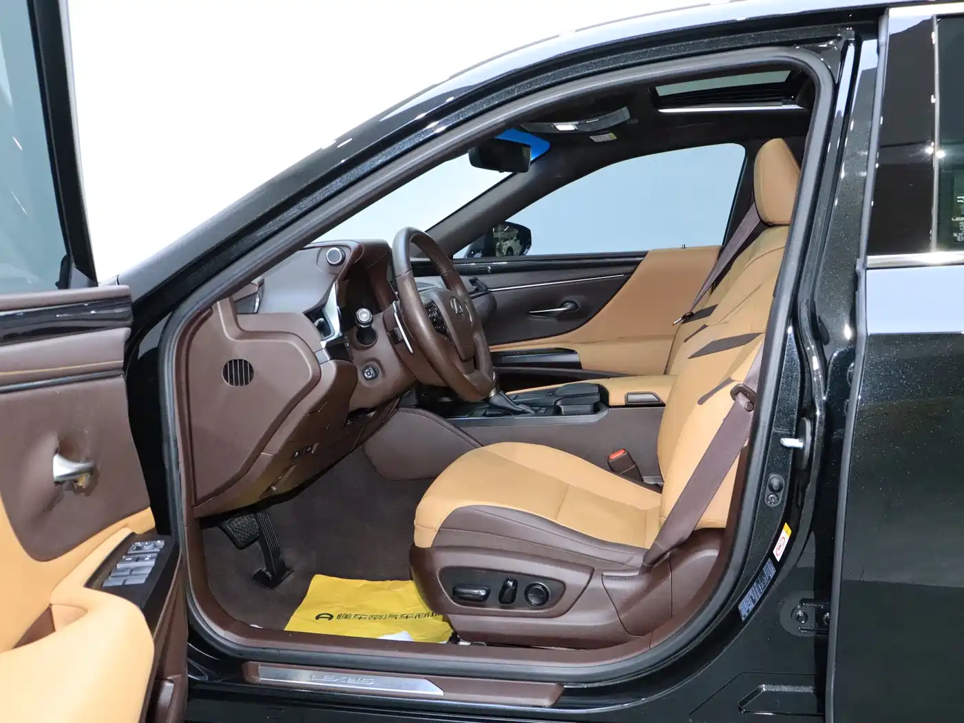 Lexus ES 2018 200 Excellence Edition (China VI) фото 14
