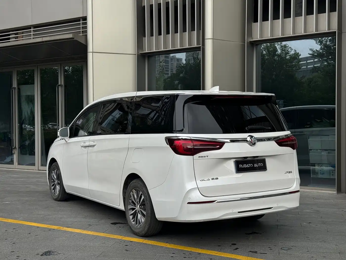 Buick GL8 2022 ES Landmark 653T Smart Luxury фото 6