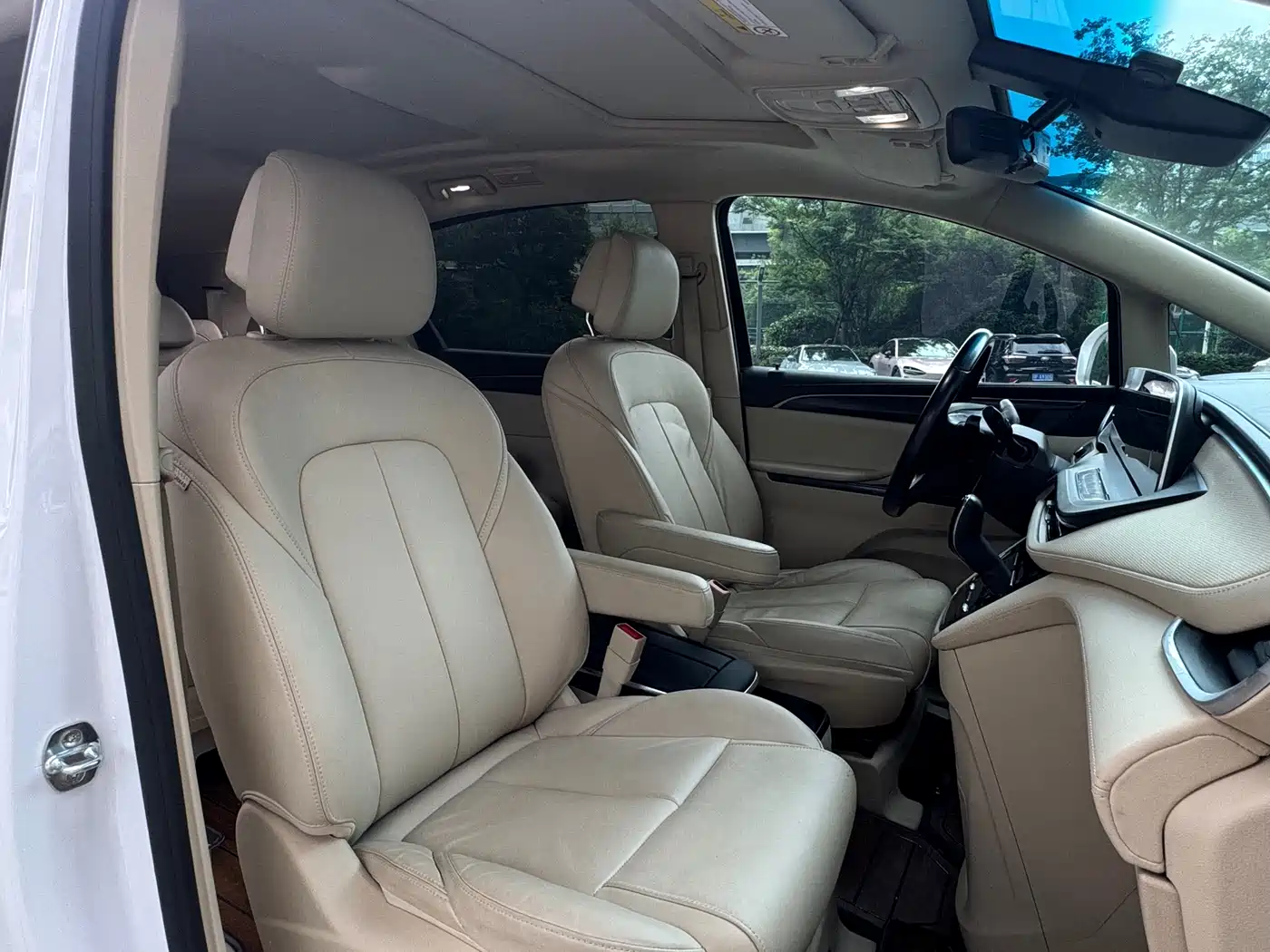 Buick GL8 2022 ES Landmark 653T Smart Luxury фото 13