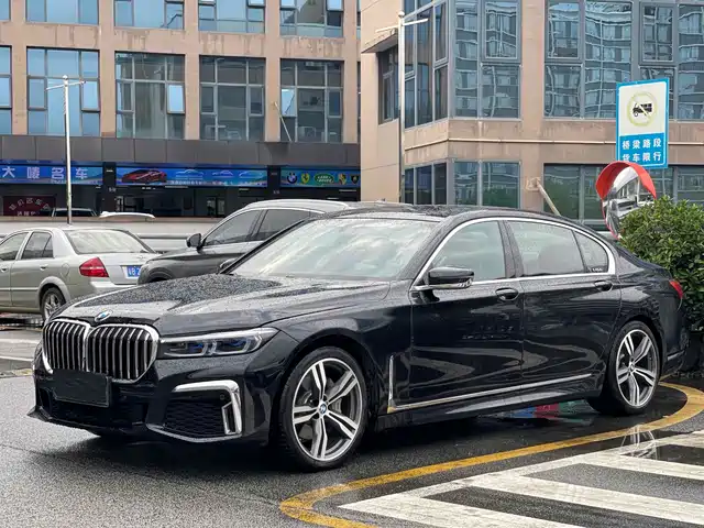 BMW 7 SERIES