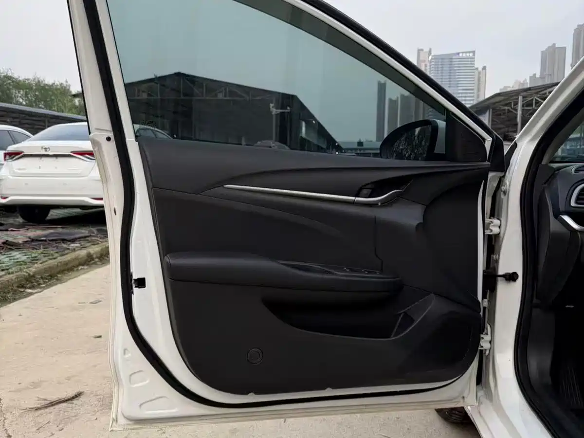 Buick Excelle 2021 1.3T Auto Mild Hybrid Elite фото 6