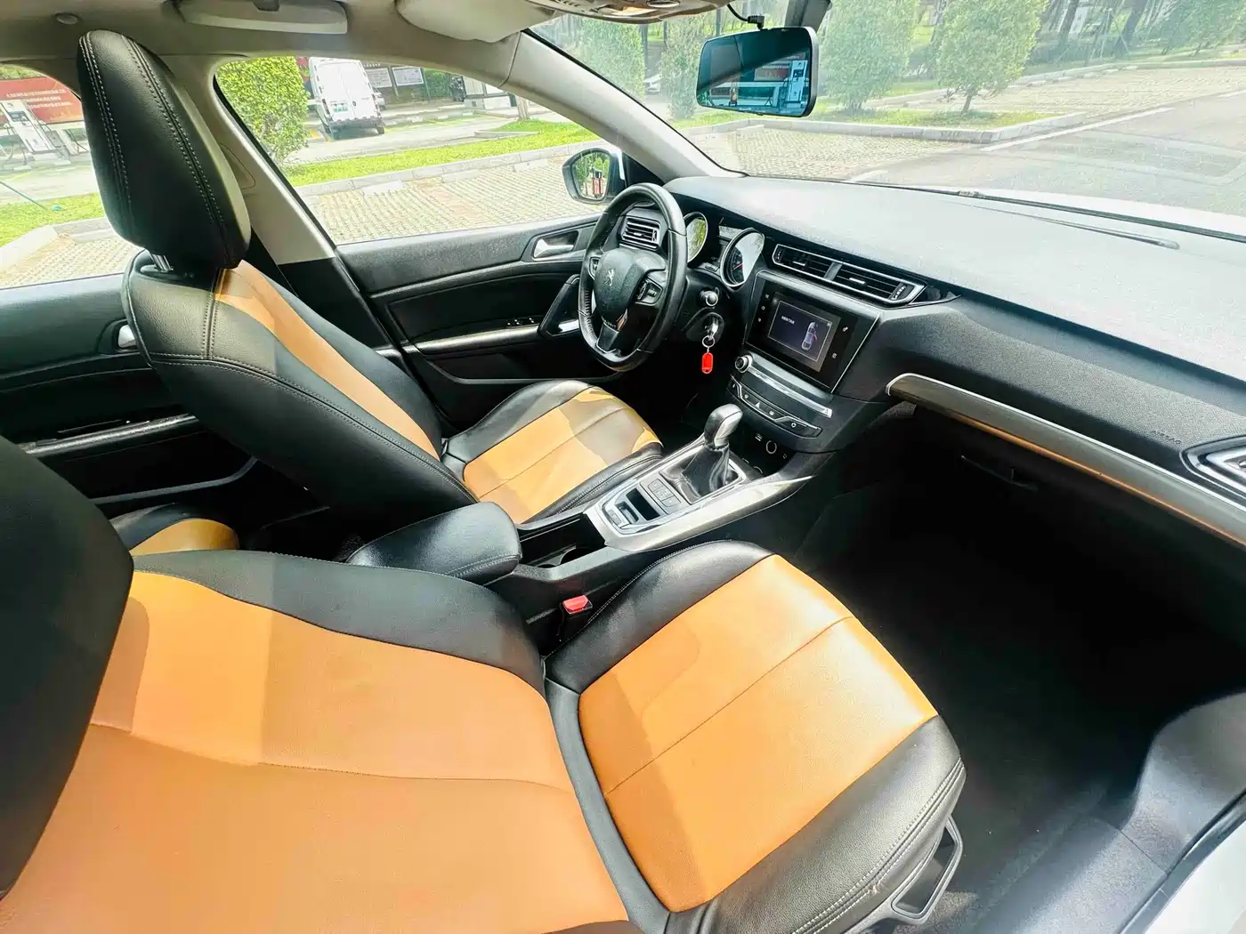 Peugeot 408 2016 1.6T Automatic Luxury Edition фото 18
