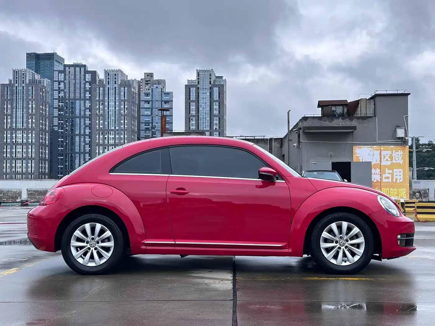 Volkswagen Beetle 2014 1.2TSI Fashion Edition фото 4
