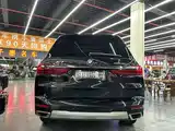 Фото 17 - BMW X7