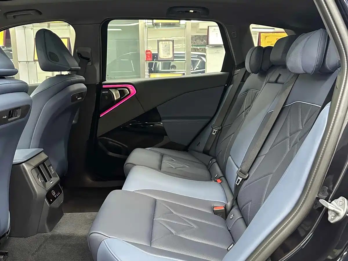BMW X3 2025 xDrive30L Premium M Sport Package фото 9