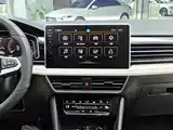 Photo 12 - Volkswagen Tiguan L