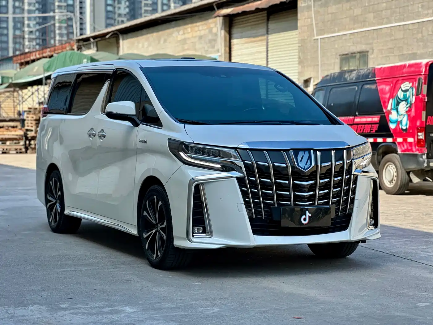Toyota Alphard 2021 Hybrid 2.5L Premium фото 3