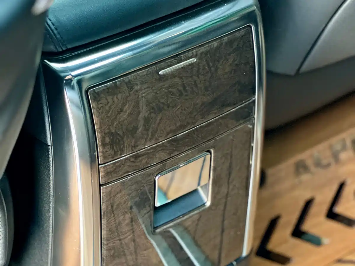 Toyota Alphard 2021 Hybrid 2.5L Premium фото 39