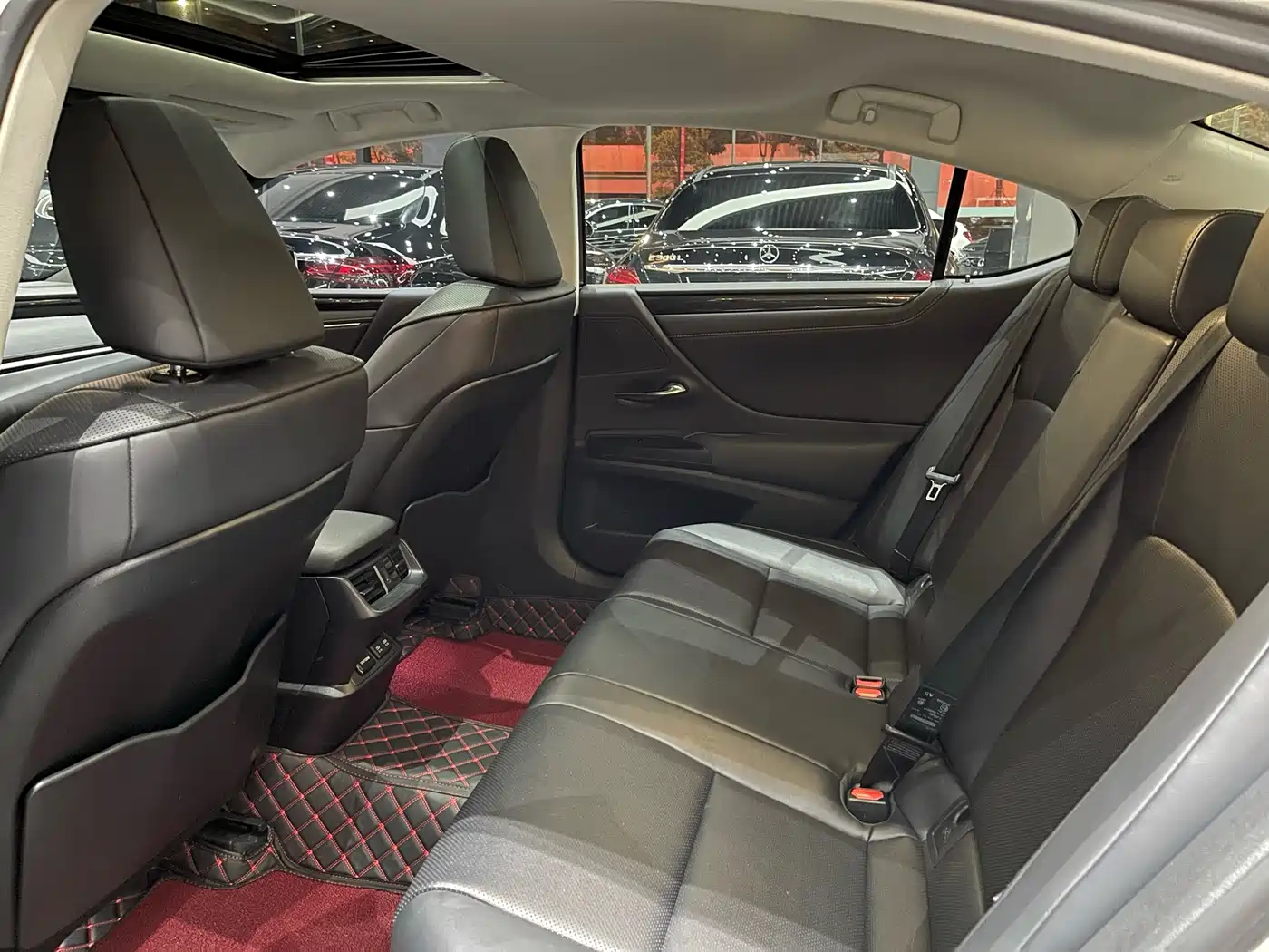 Lexus ES 2018 300h Excellence Edition China VI фото 9