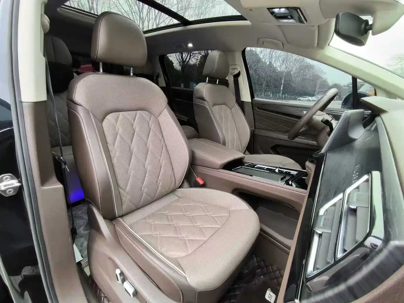 Volkswagen Viloran 2023 380TSI Premium Edition фото 9