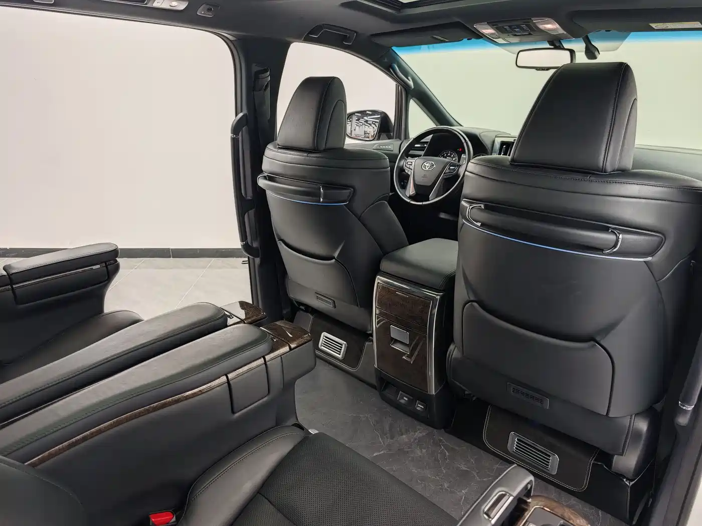 Toyota Alphard 2018 Facelift 3.5L Premium Edition фото 11