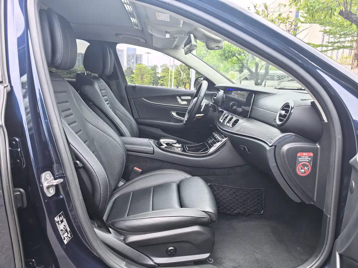 Mercedes-Benz E-Class 2016 E 200 L Sport Type фото 11