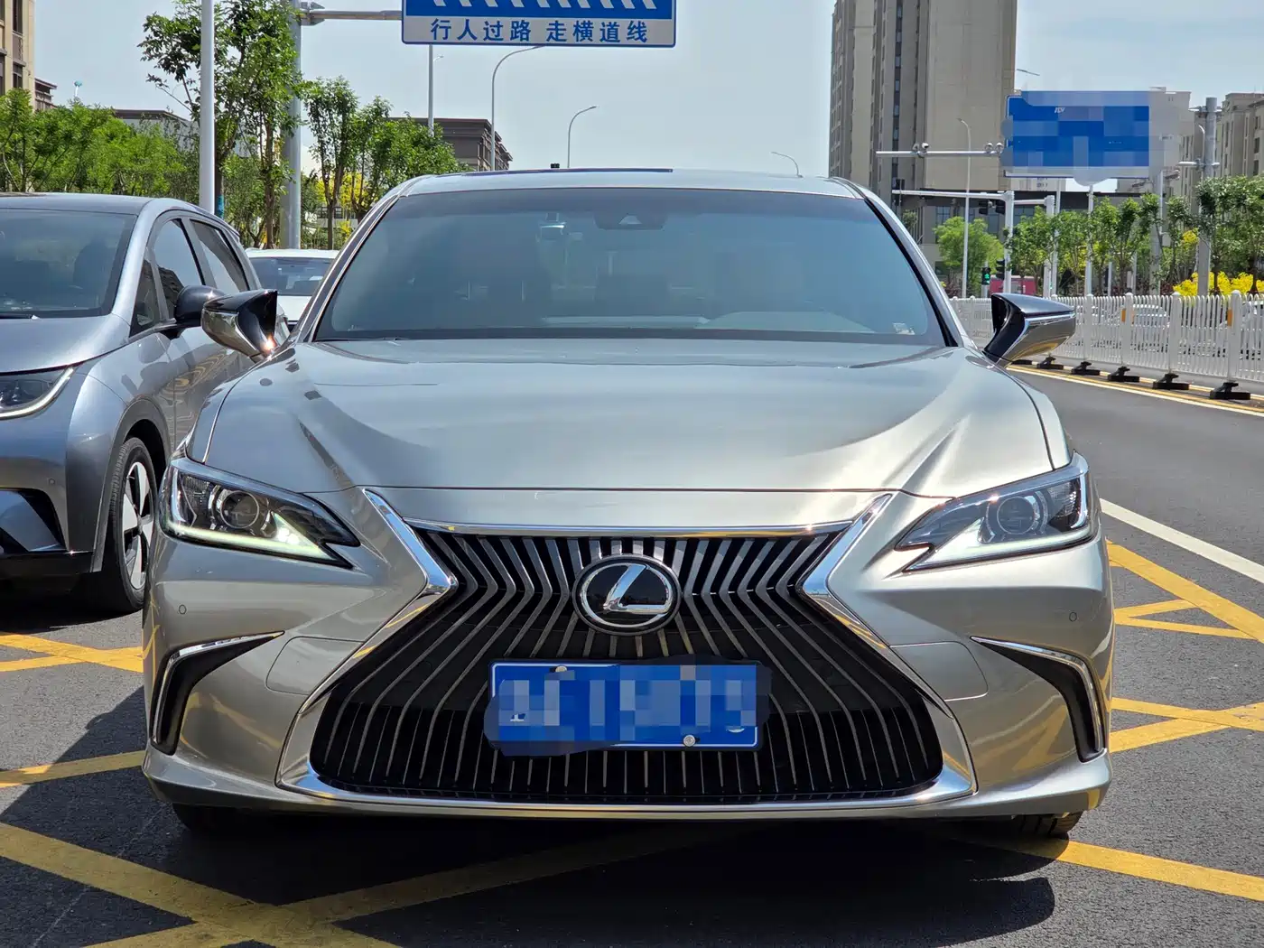 Lexus ES 2021 200 Excellence Edition фото 2