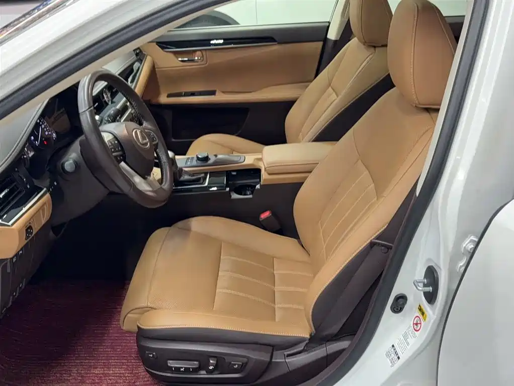 Lexus ES 2015 200 Comfort Edition фото 19