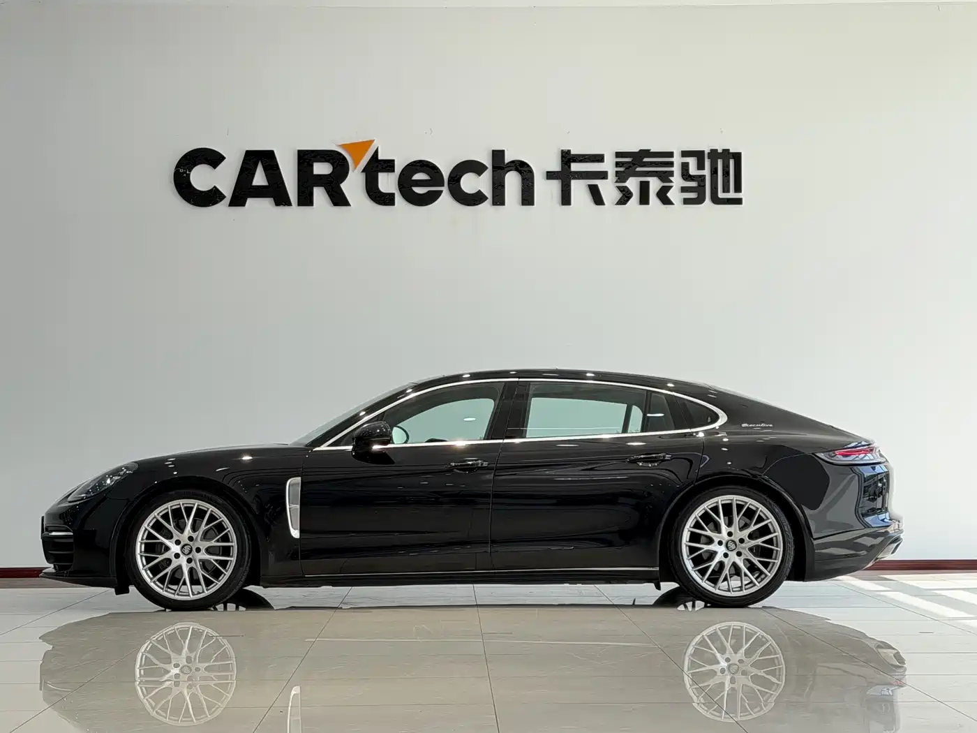 Porsche Panamera 2023 Panamera Executive Long Wheelbase 2.9T фото 5
