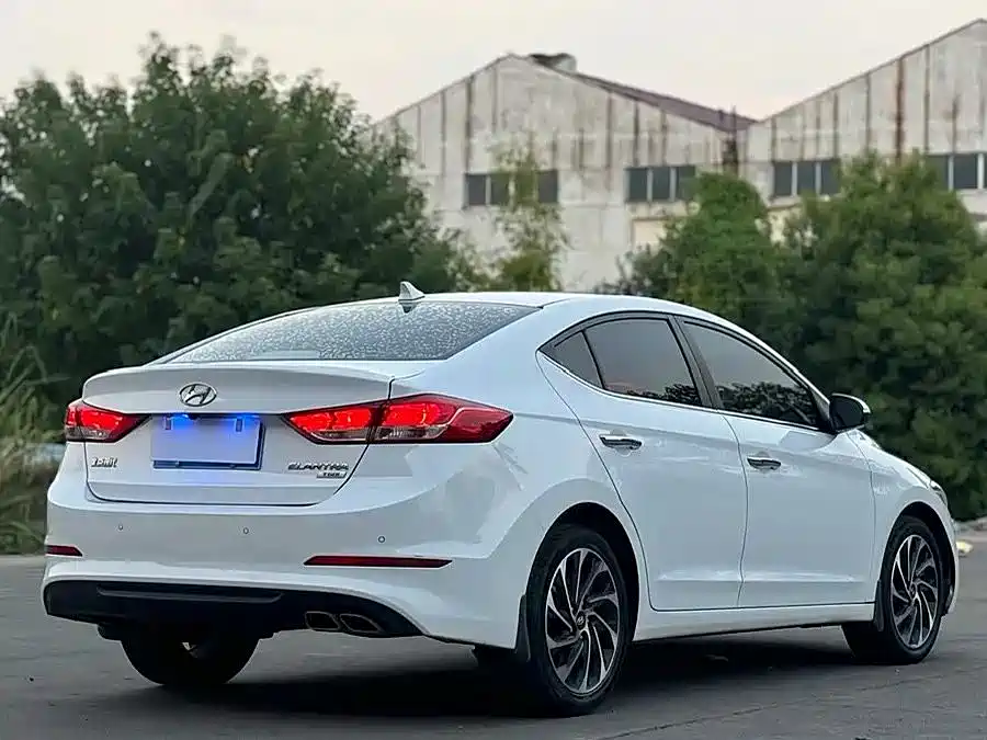 Hyundai Elantra 2020 1.4T DCT Dynamic·Vitality фото 4