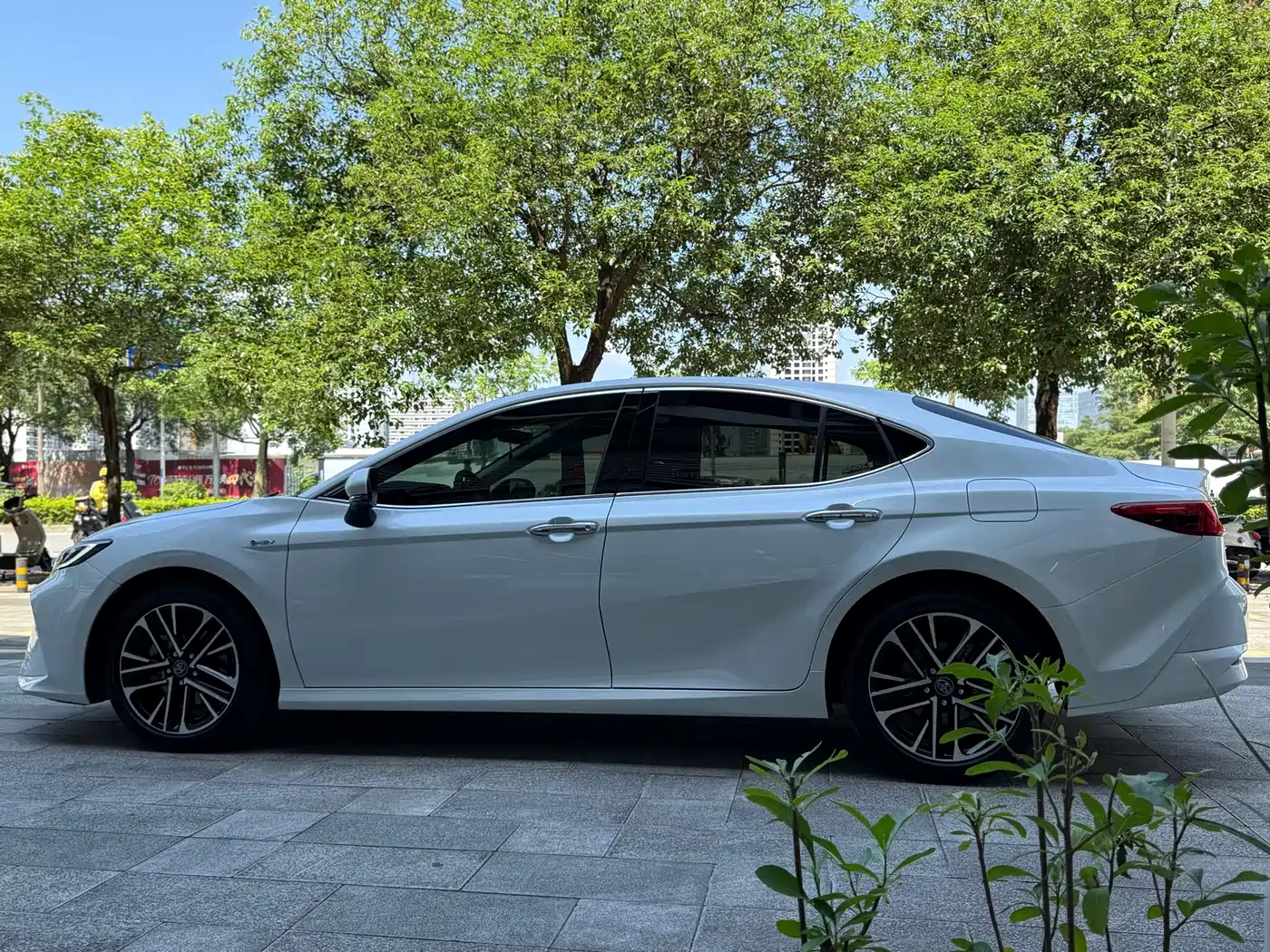 Toyota Camry 2024 Hybrid 2.5HG Premium Edition фото 7