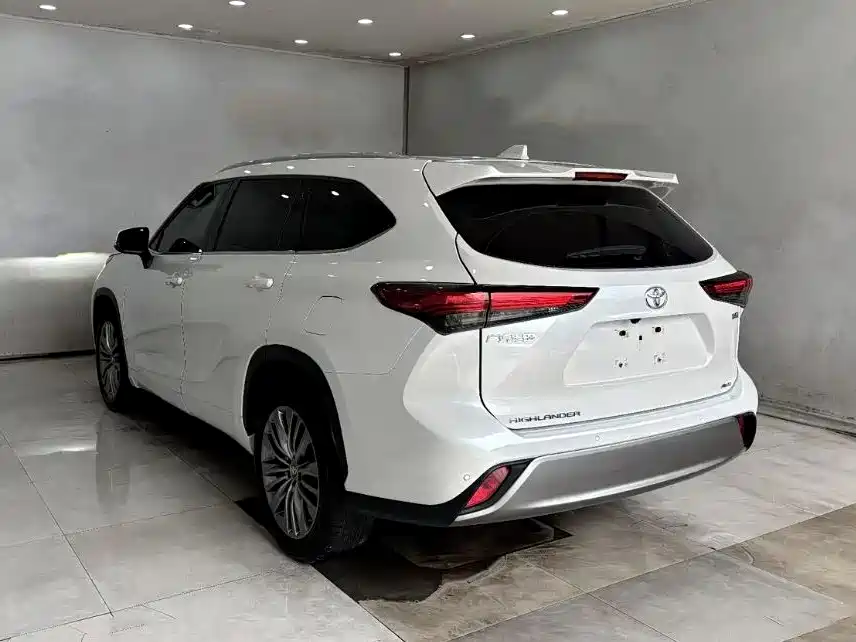 Toyota Highlander 2022 380T 4WD Luxury 7-Seater фото 5