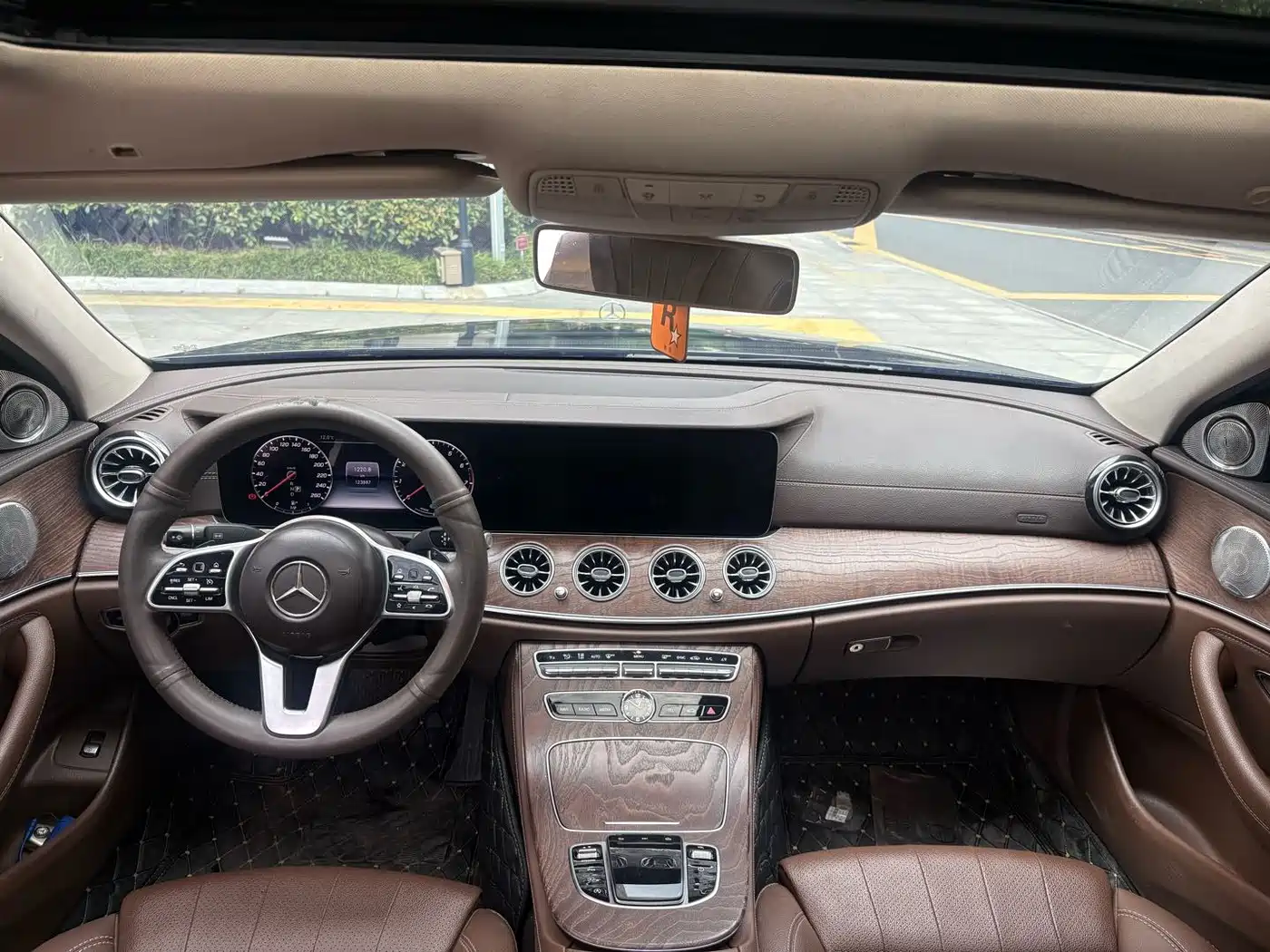Mercedes-Benz E-Class 2019 E 260 L фото 11
