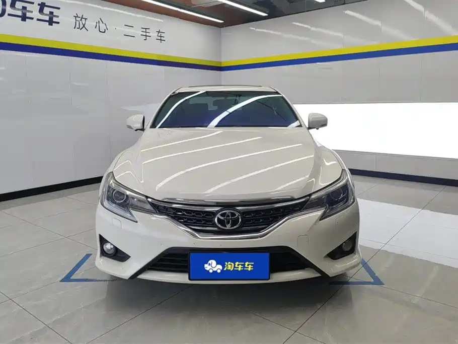 Toyota Reiz 2013 2.5V Elite Edition фото 2