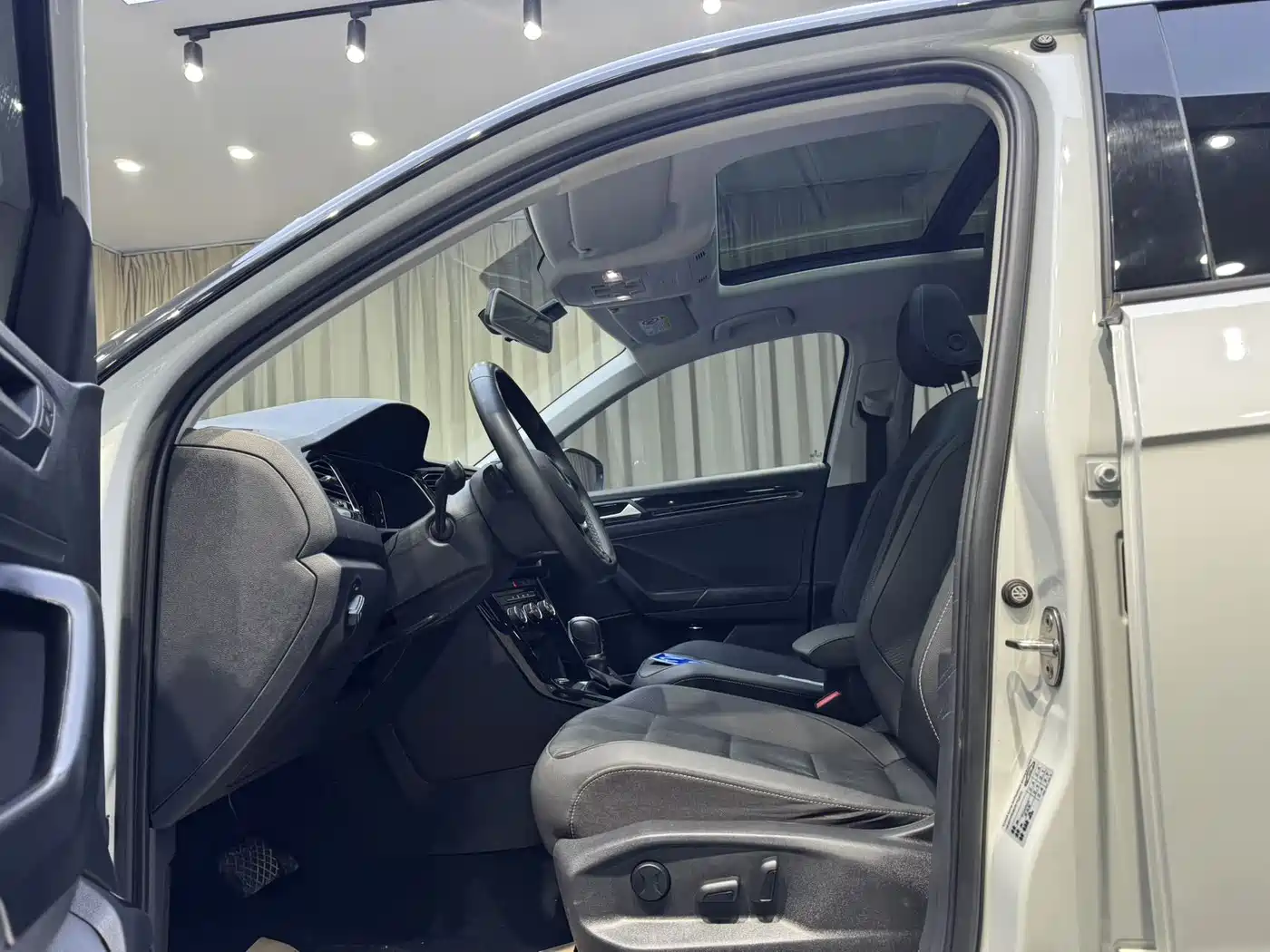 Volkswagen T-ROC 2021 280TSI DSG 2WD Comfort Connected фото 4