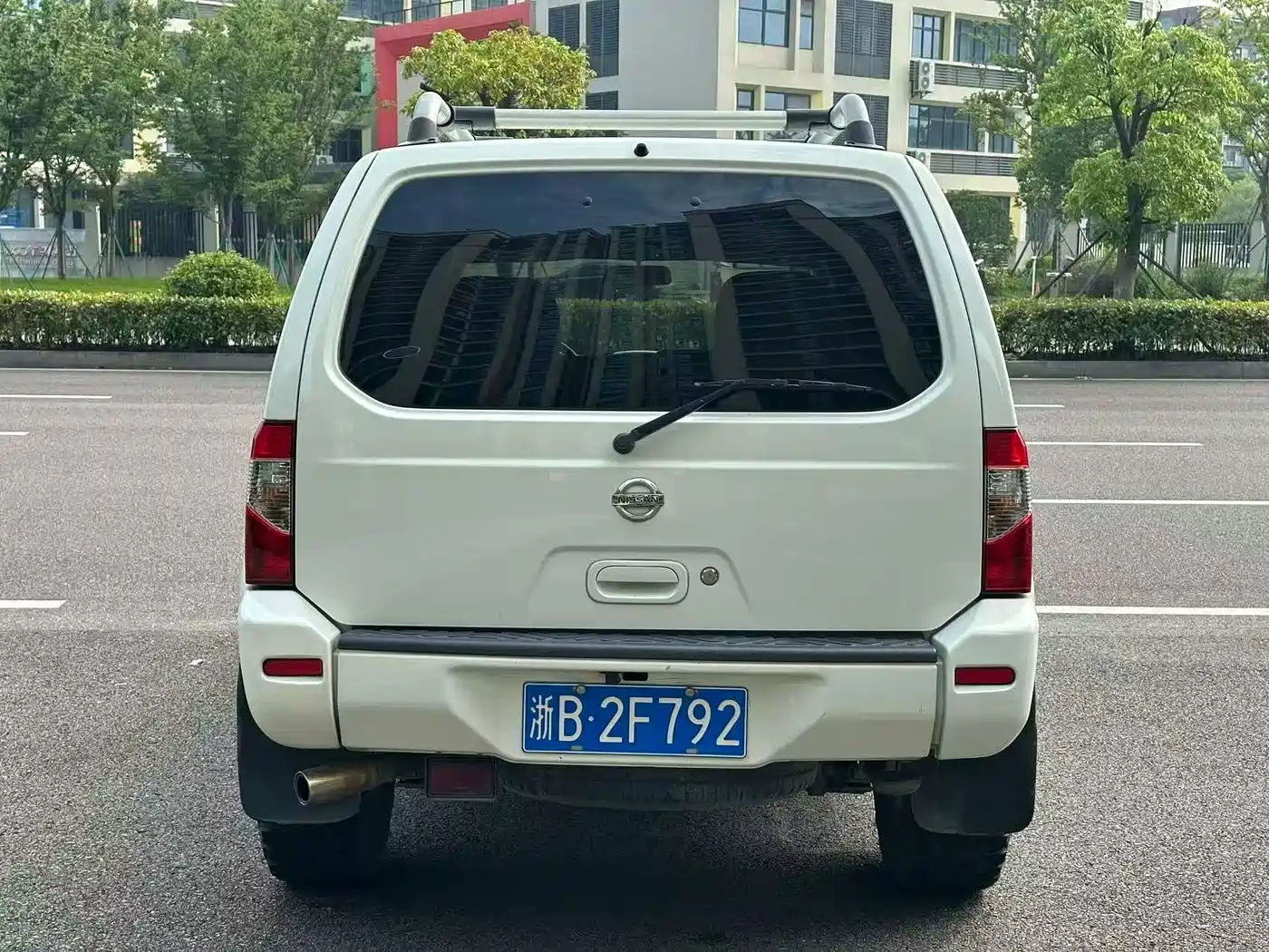 Nissan Paladin 2011 2008 2.4L 2WD Standard