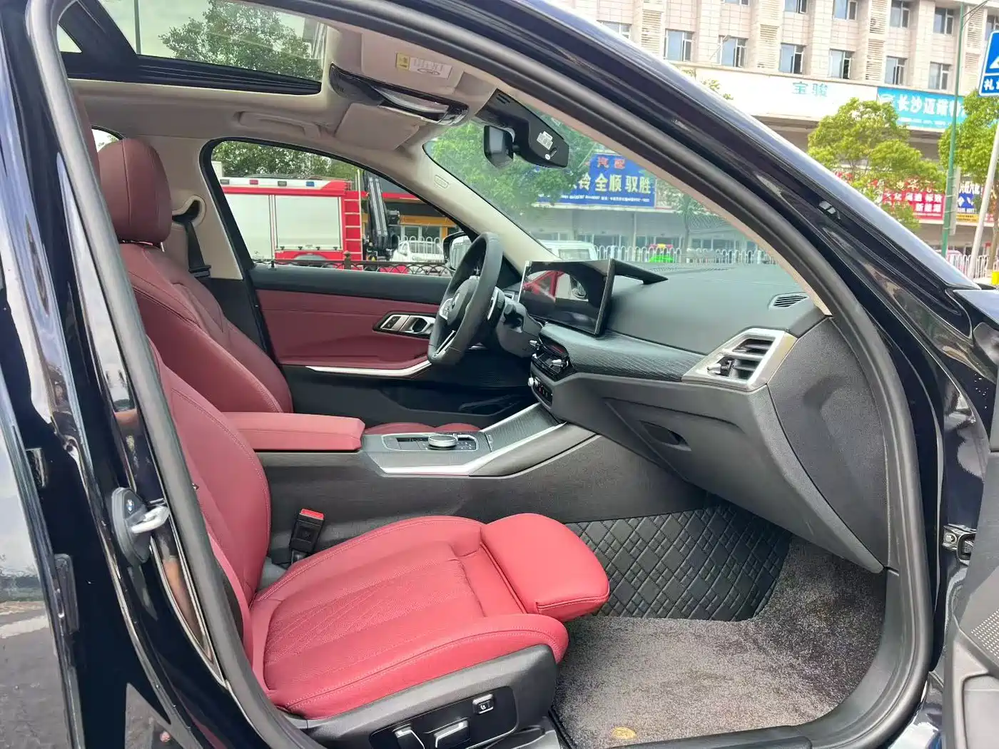 BMW 3 Series 2025 325Li M Sport Package фото 5